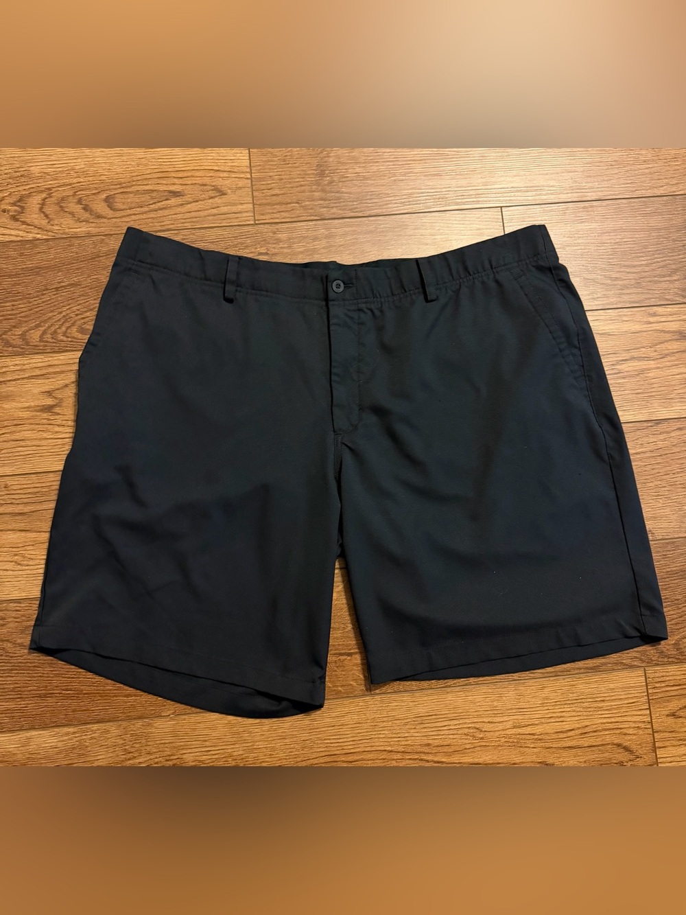 Nike Men's Black Flat-Front Athletic Golf Shorts 46. 3TG